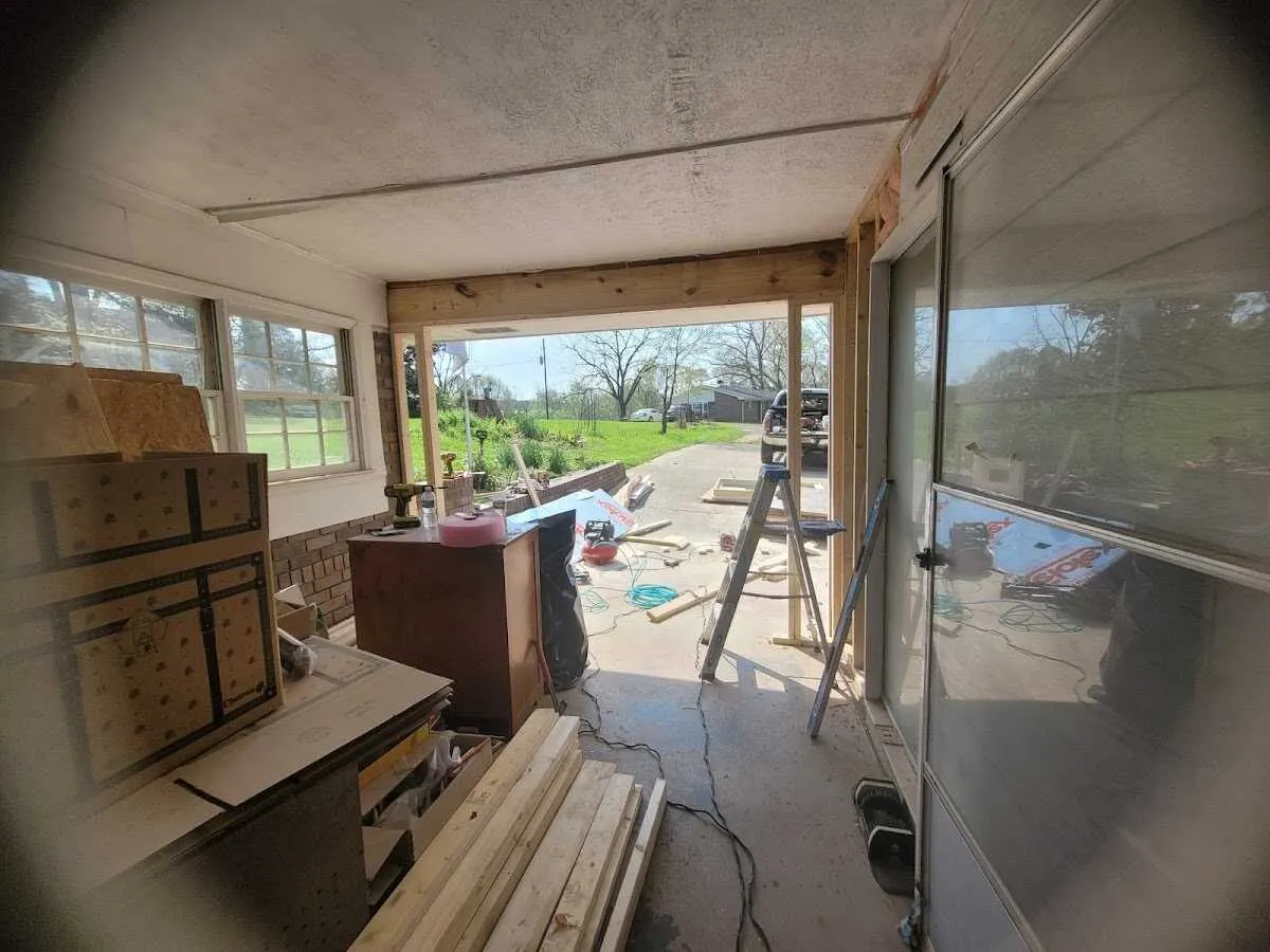 Air movers and dehumidifier for Water Mitigation Services in Buenaventura Lakes